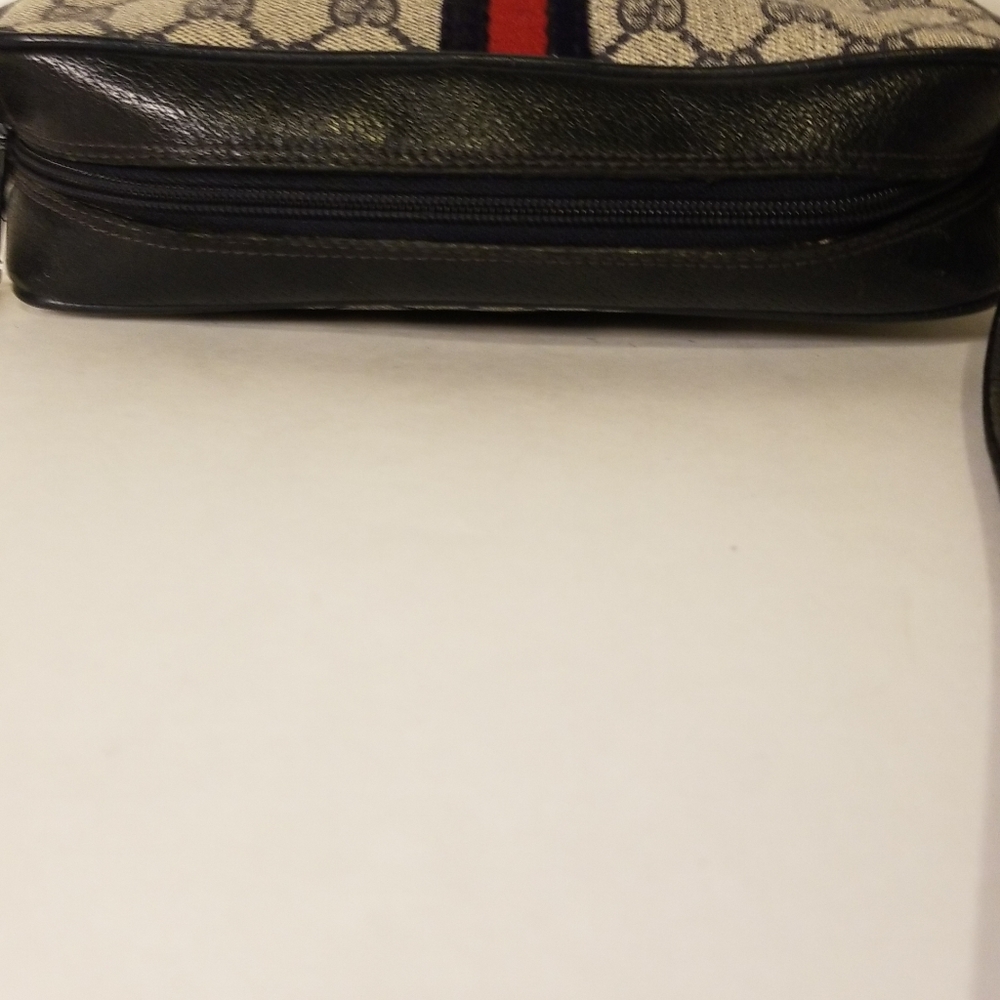 Authentic Vintage Gucci Bag - Picture 10 of 17